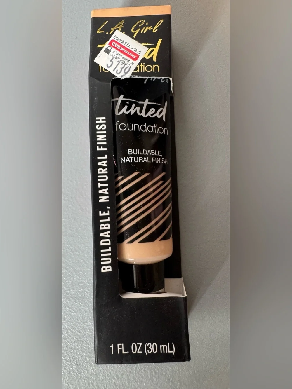 LA Girl Tinted Foundation in porcelain GLM752 Natural Beige Tone